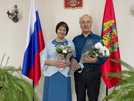 Супруги Красильниковы из Сосновоборска отпраздновали сапфировую свадьбу Супруги Красильниковы из Сосновоборска отпраздновали сапфировую свадьбу 1