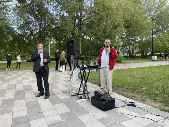 «Танцы в городе»: место встреч модных жителей Сосновоборска, хорошего летнего настроения и приятных впечатлений «Танцы в городе»: место встреч модных жителей Сосновоборска, хорошего летнего настроения и приятных впечатлений 1