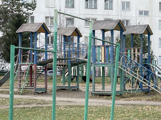 Исследуем проблемные дворы Сосновоборска: Юности, 13, 17, 19 и 9-й Пятилетки, 17 Исследуем проблемные дворы Сосновоборска: Юности, 13, 17, 19 и 9-й Пятилетки, 17 1