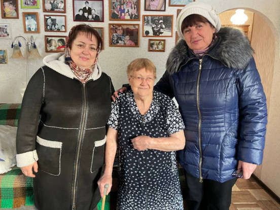 В Сосновоборске поздравили долгожителей, которым на двоих уже 185 лет В Сосновоборске поздравили долгожителей, которым на двоих уже 185 лет 3