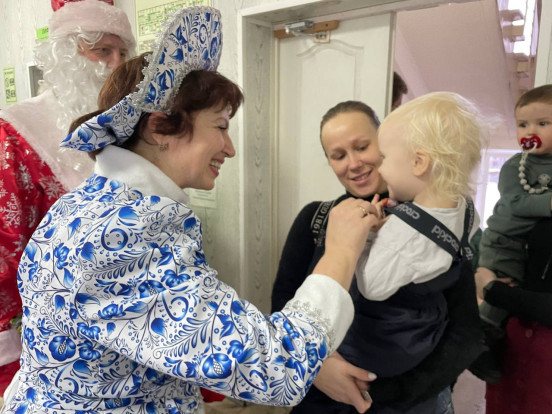 В городской больнице Сосновоборска отпраздновали наступающий новый 2025 год В городской больнице Сосновоборска отпраздновали наступающий новый 2025 год 2