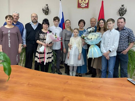 Супруги Красильниковы из Сосновоборска отпраздновали сапфировую свадьбу Супруги Красильниковы из Сосновоборска отпраздновали сапфировую свадьбу 8