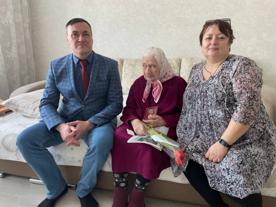 В Сосновоборске продолжается вручение медалей в честь 80-летия Победы в Великой Отечественной войне 1941-1945 годов В Сосновоборске продолжается вручение медалей в честь 80-летия Победы в Великой Отечественной войне 1941-1945 годов 4