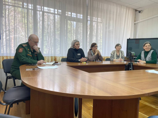 Глава Сосновоборска встретился с родными участников специальной военной операции Глава Сосновоборска встретился с родными участников специальной военной операции 7