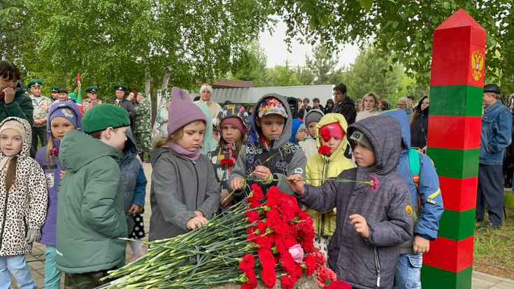 В Сосновоборске отпраздновали День пограничника В Сосновоборске отпраздновали День пограничника 4