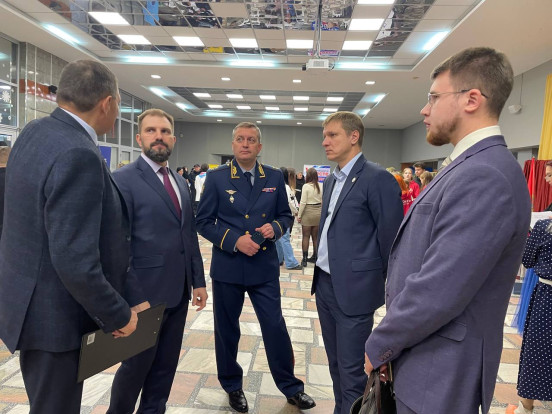 В Сосновоборске прошёл первый городской патриотический форум «Всё для победы» В Сосновоборске прошёл первый городской патриотический форум «Всё для победы» 6
